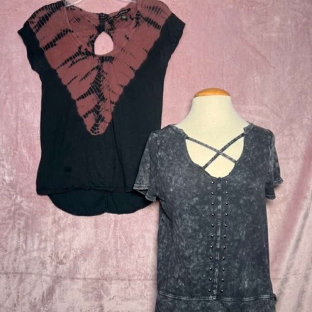 Bundle (2) Womens Rock & Republic Shirts Size XS
